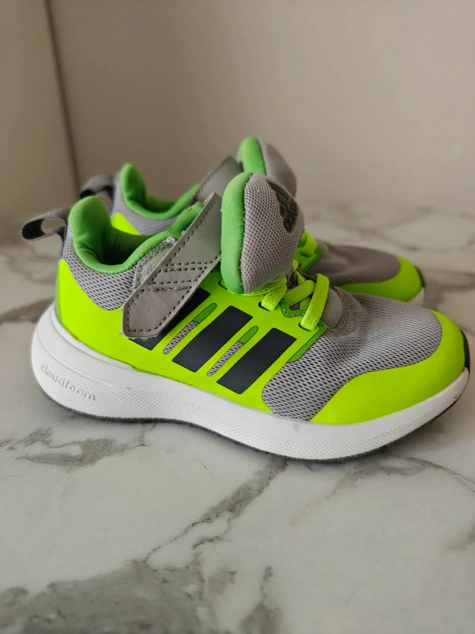 Детские кроссовки Adidas оригинал размер 28 2