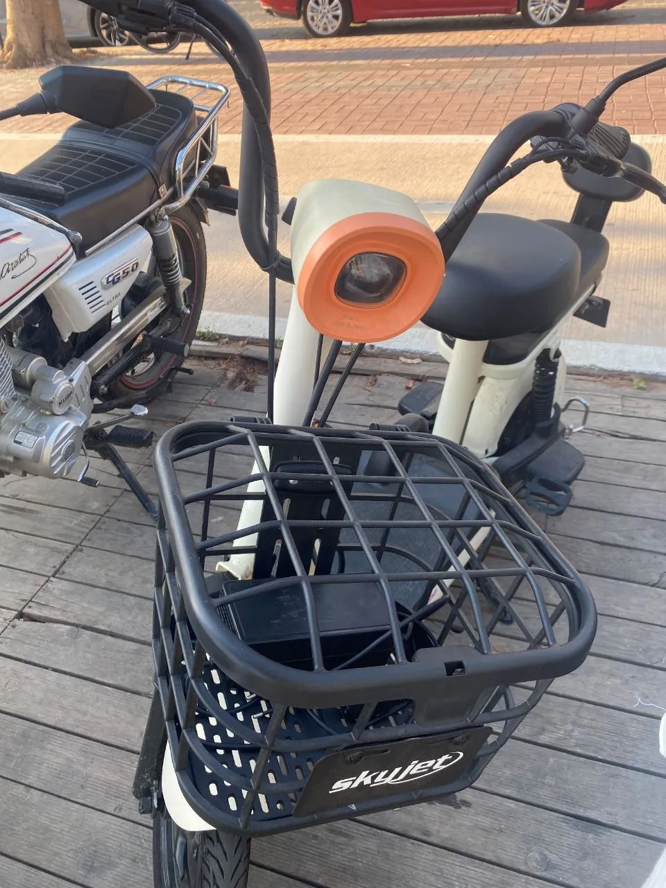 Электромопед в идеальном состоянии 3