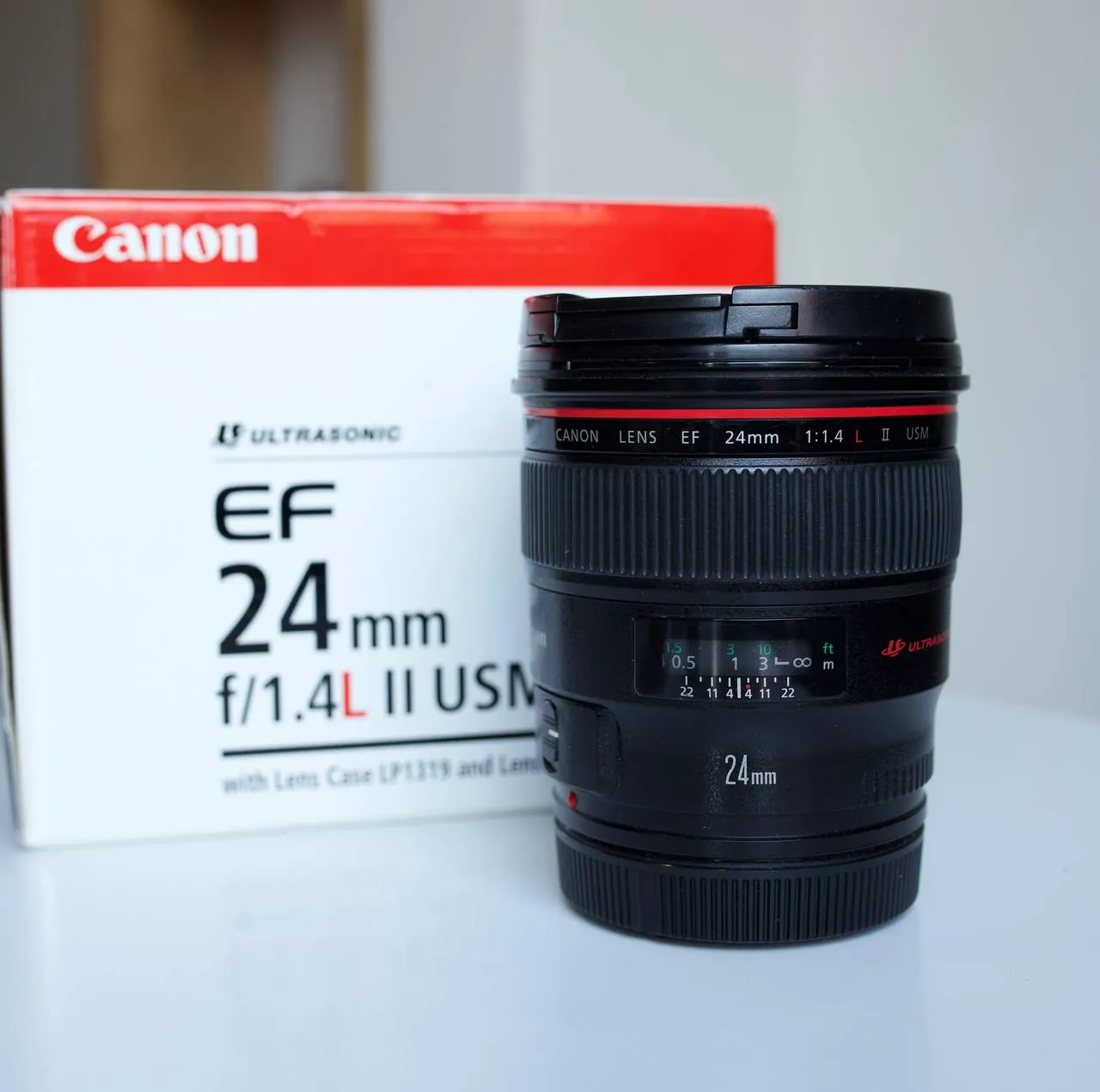 Фотоаппарат Canon 6D Mark II с объективом 2