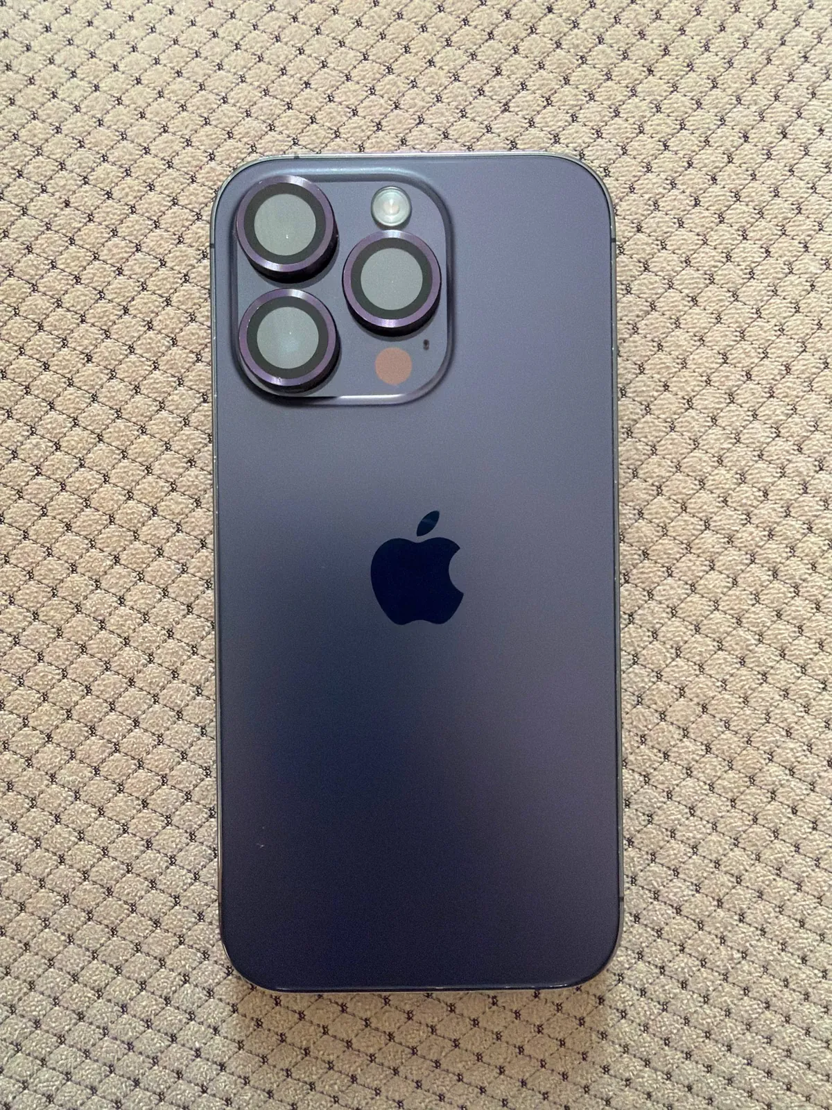 IPhone 14 Pro 128 ГБ без чехла 2