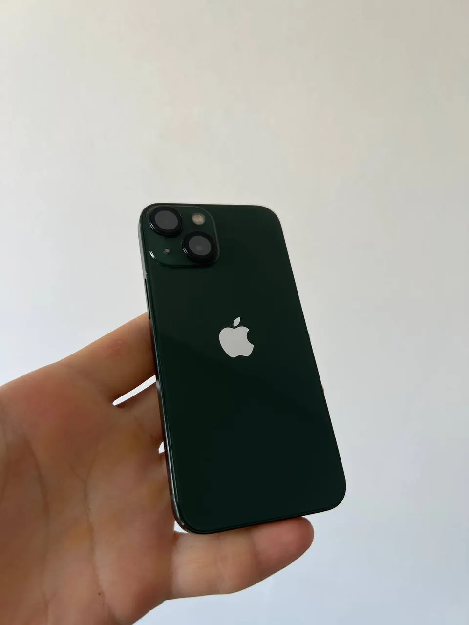 IPhone 13 mini зелёного цвета 1
