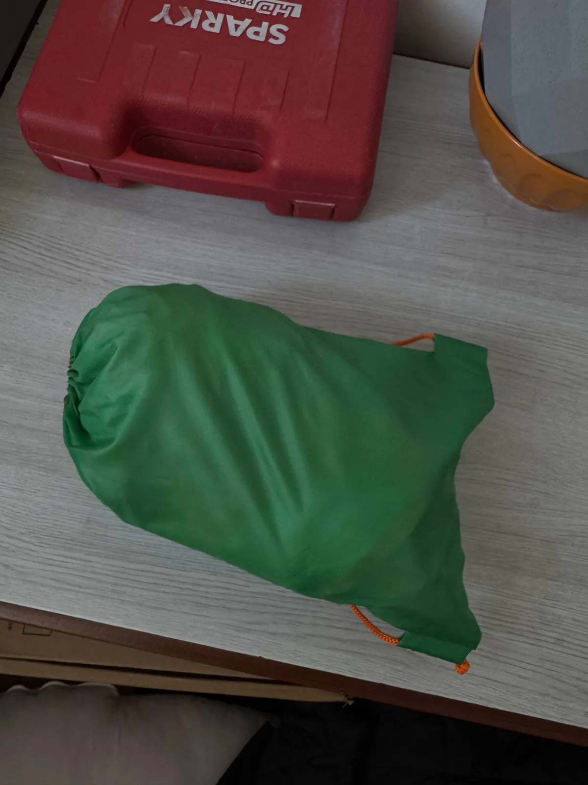 Гамак для ног в самолёте, Коньялты 3