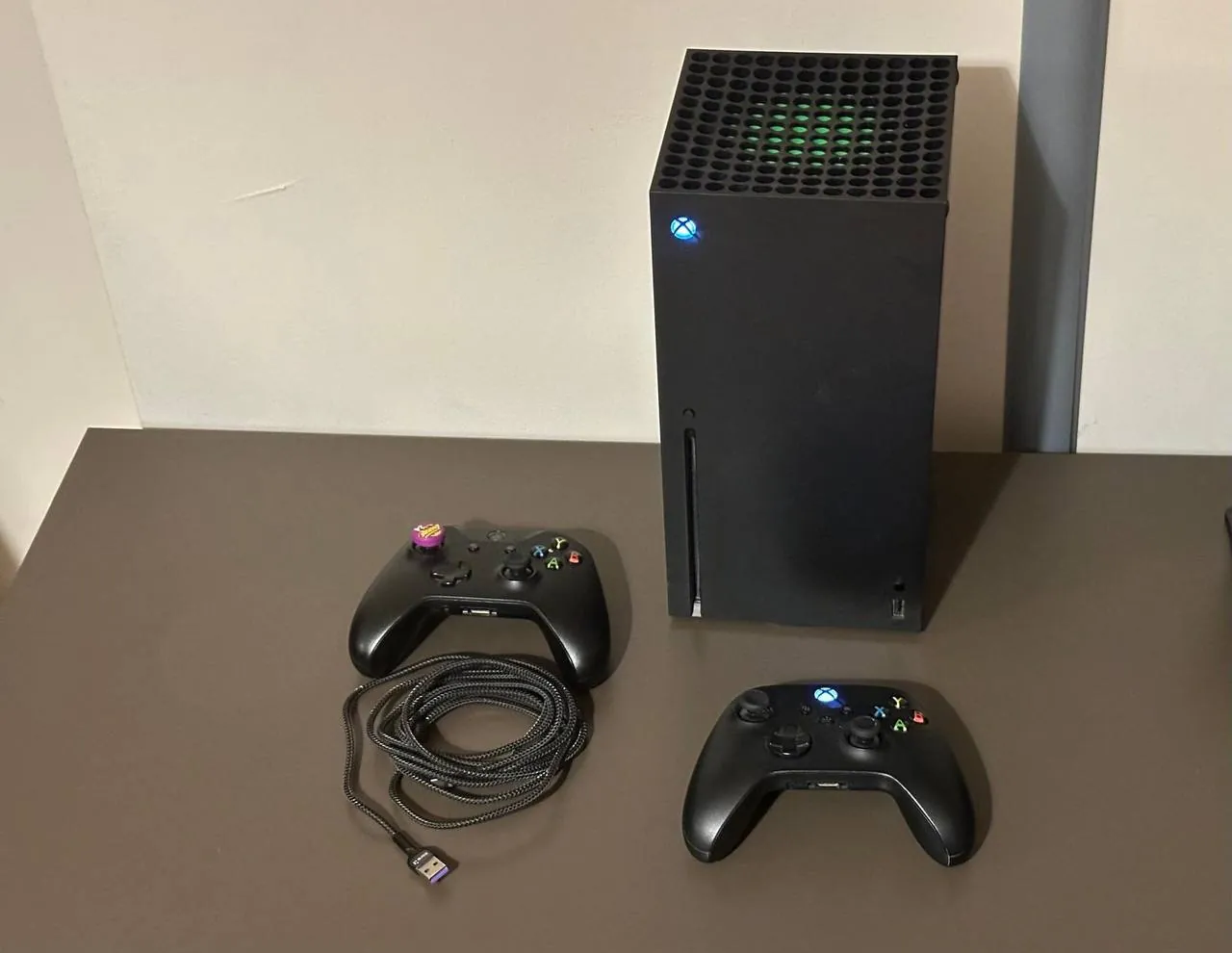 Игровая приставка Xbox 1