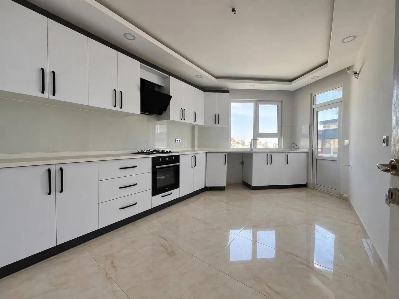 Квартира 3+1 180 м² в Гюрсу, Коньяалты 3