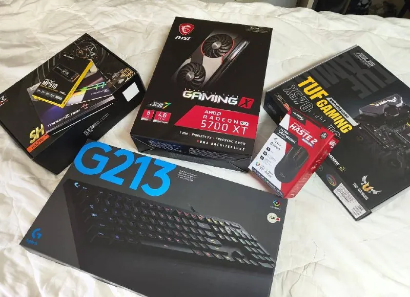 Игровой ПК Ryzen 7 3700X RX 5700 XT и монитор 3