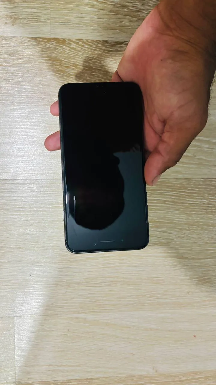 IPhone 8 Plus 64 ГБ, батарея 85% 2