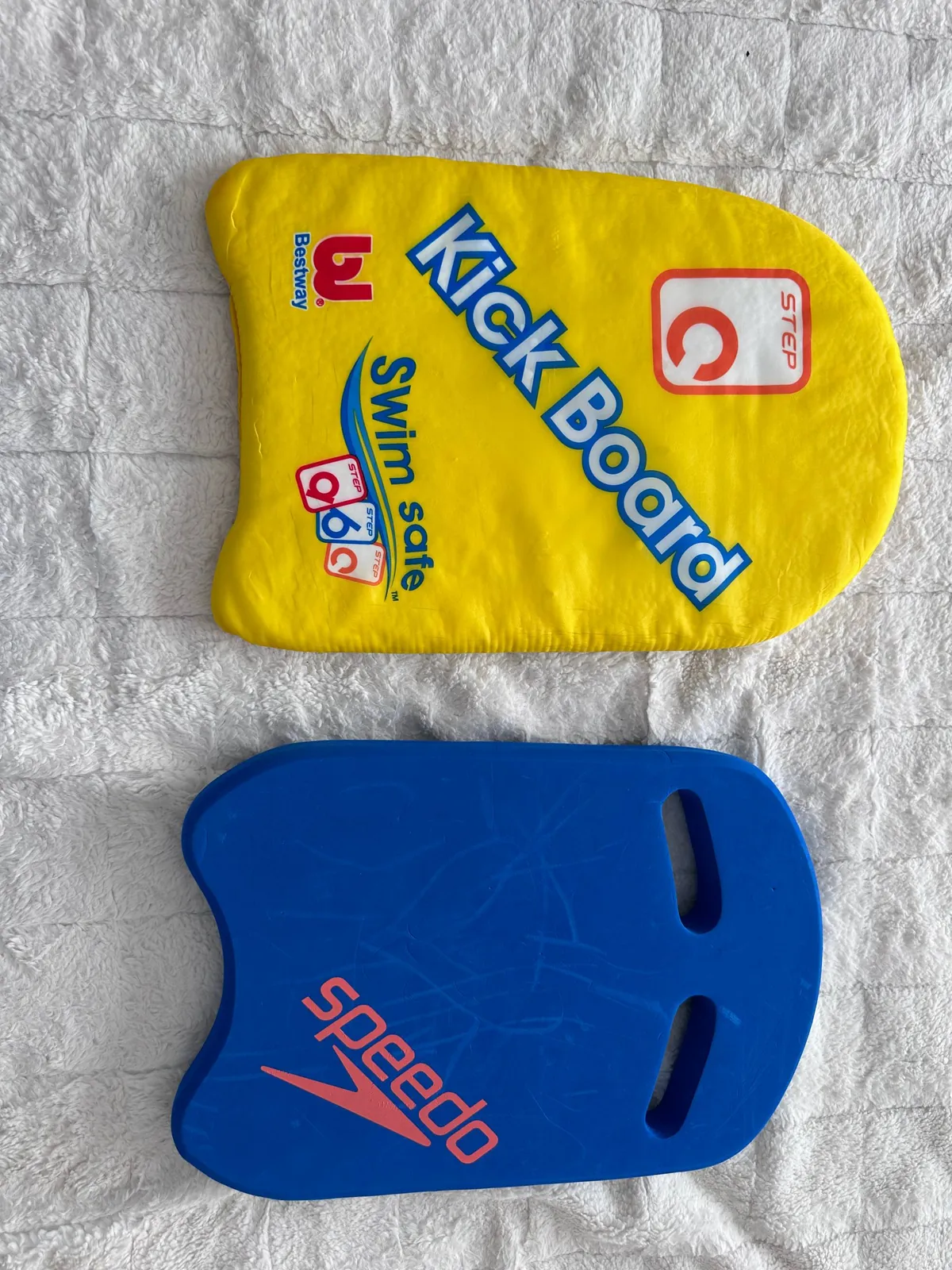 Доски для плавания Speedo и Bestway 1