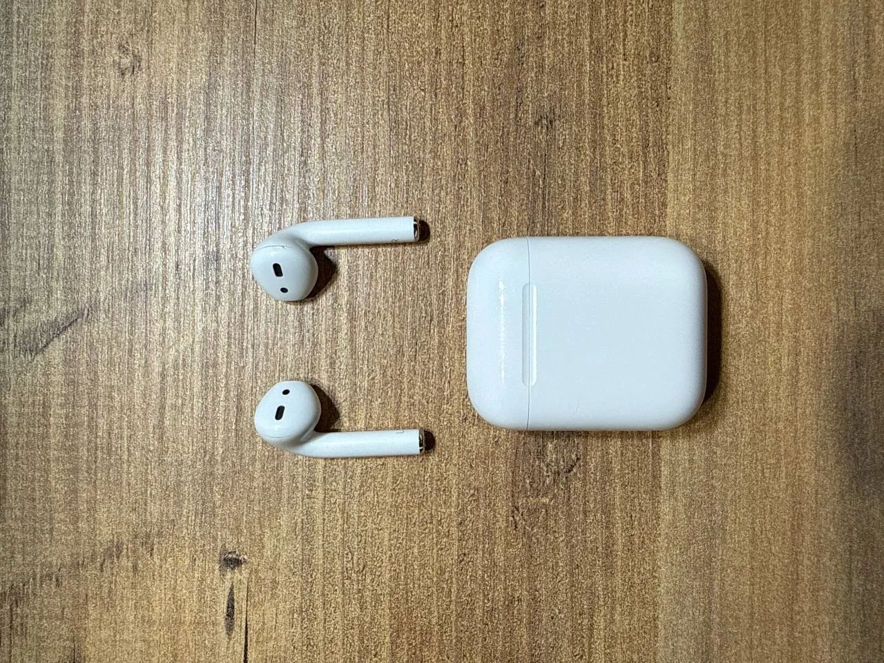 Оригинальные AirPods 1 поколения с чехлом 1