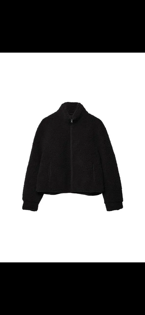 Чёрная куртка Stradivarius размера M 1