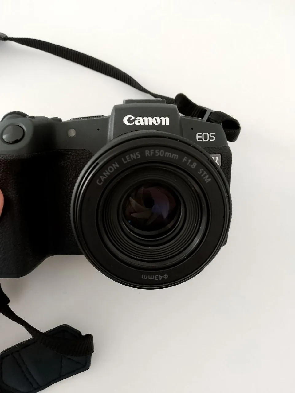 Фотоаппарат Canon EOS RP с объективом и вспышкой 3