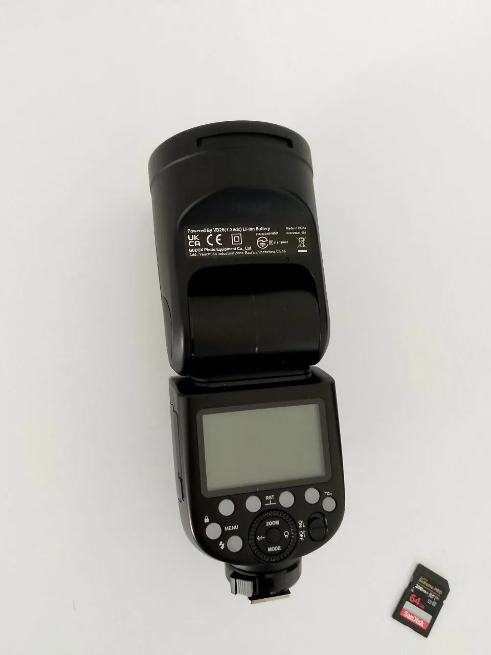 Фотоаппарат Canon EOS RP с объективом и вспышкой 7