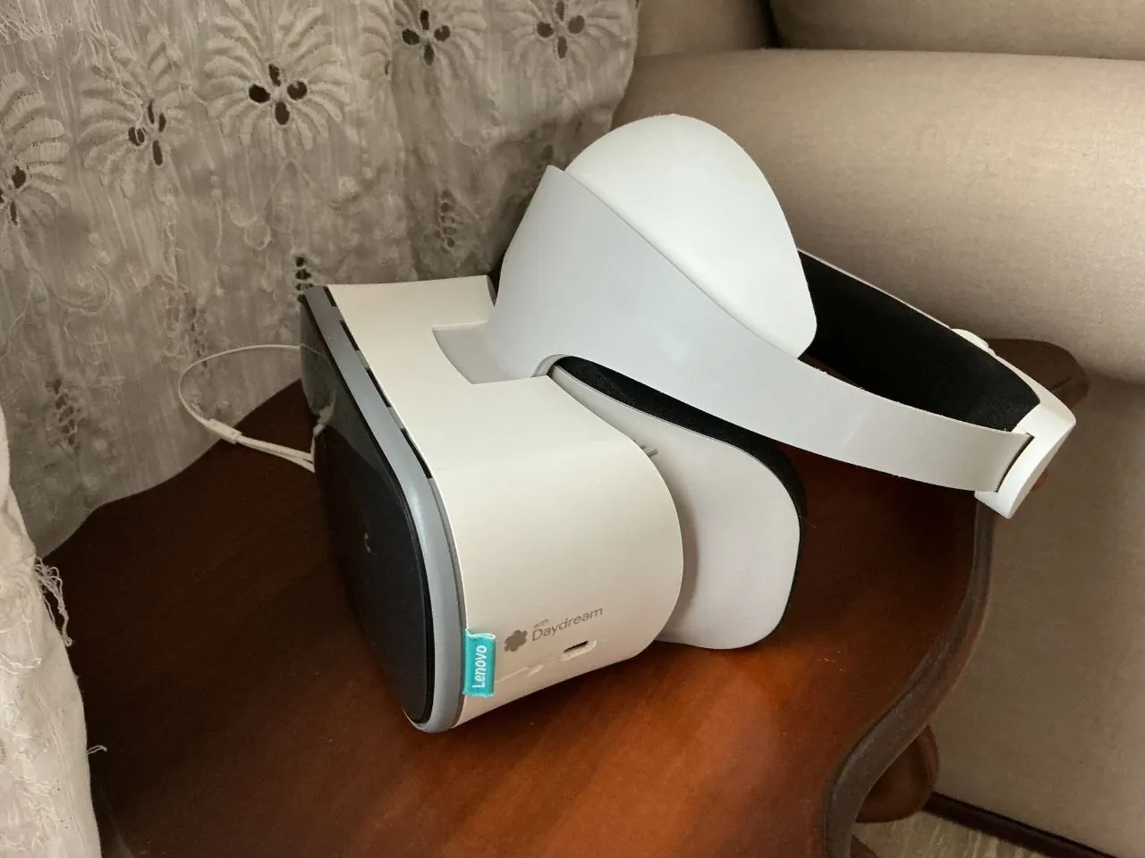 VR-очки Lenovo Daydream с пультом 1