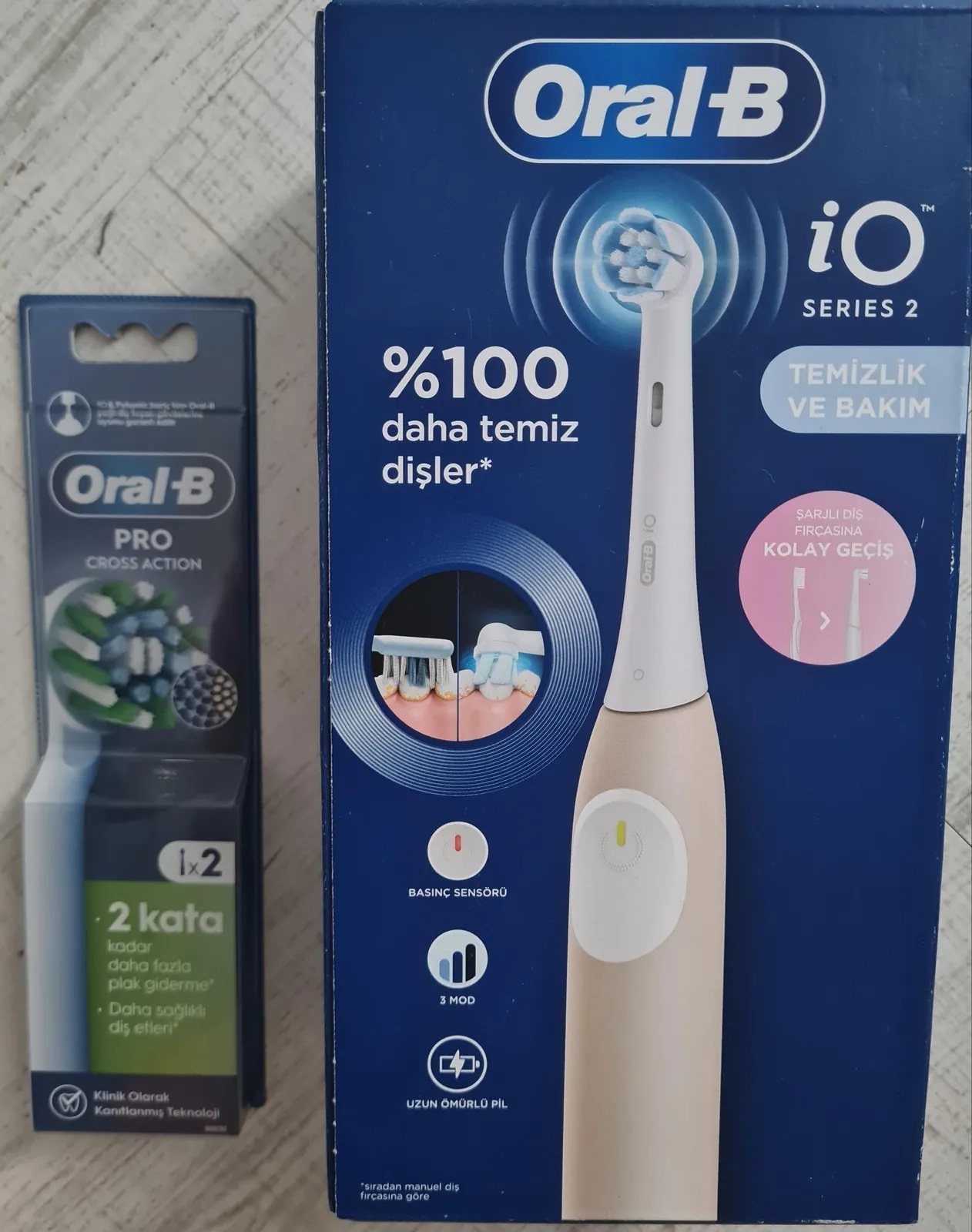 Электрическая зубная щётка Oral-B iO 2 1