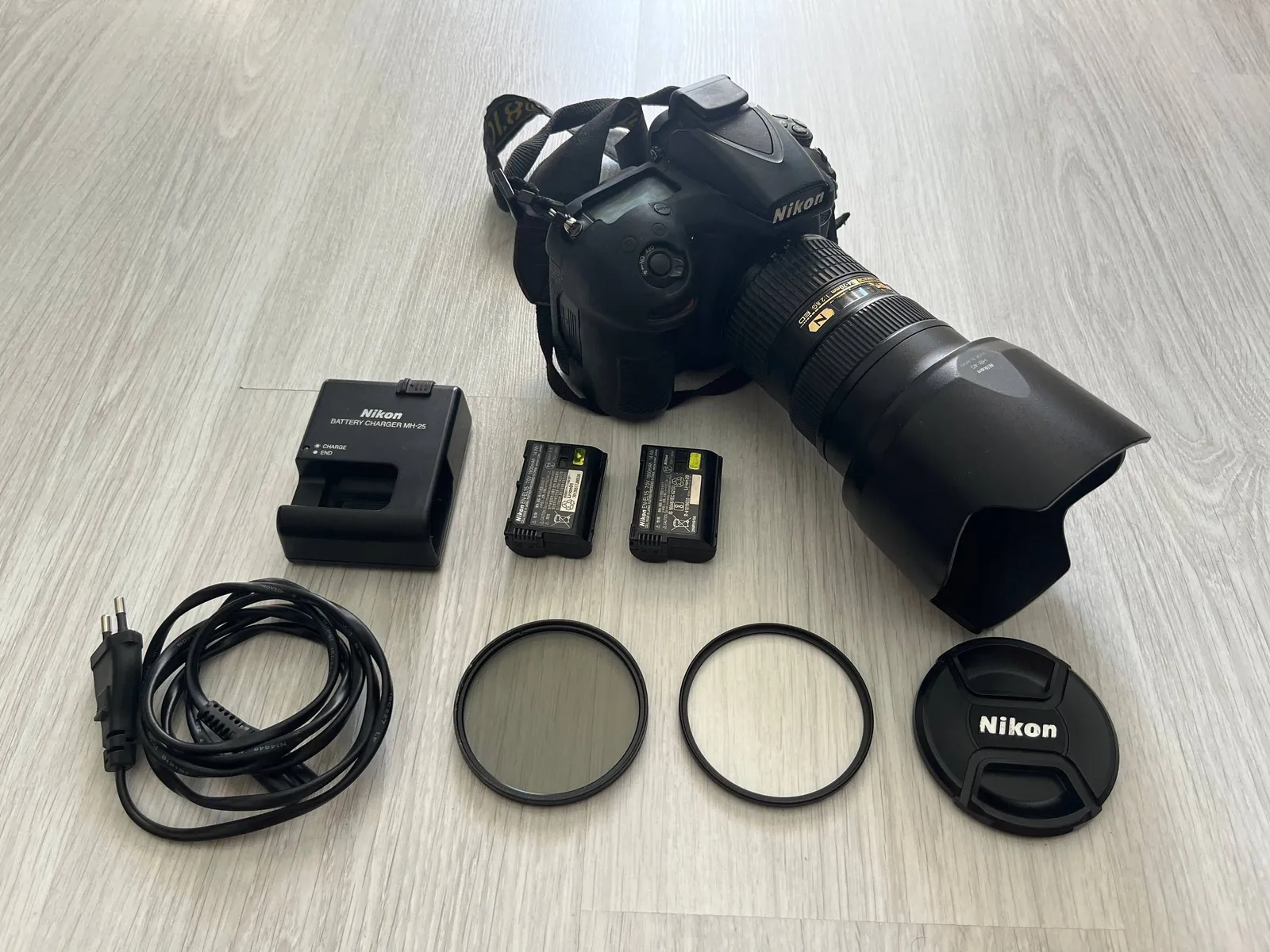 Зеркальный фотоаппарат Nikon D810 с объективом 24-70 2