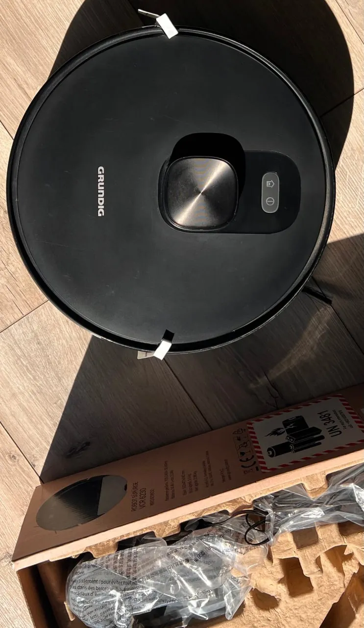 Робот-пылесос Grundig с влажной уборкой 2