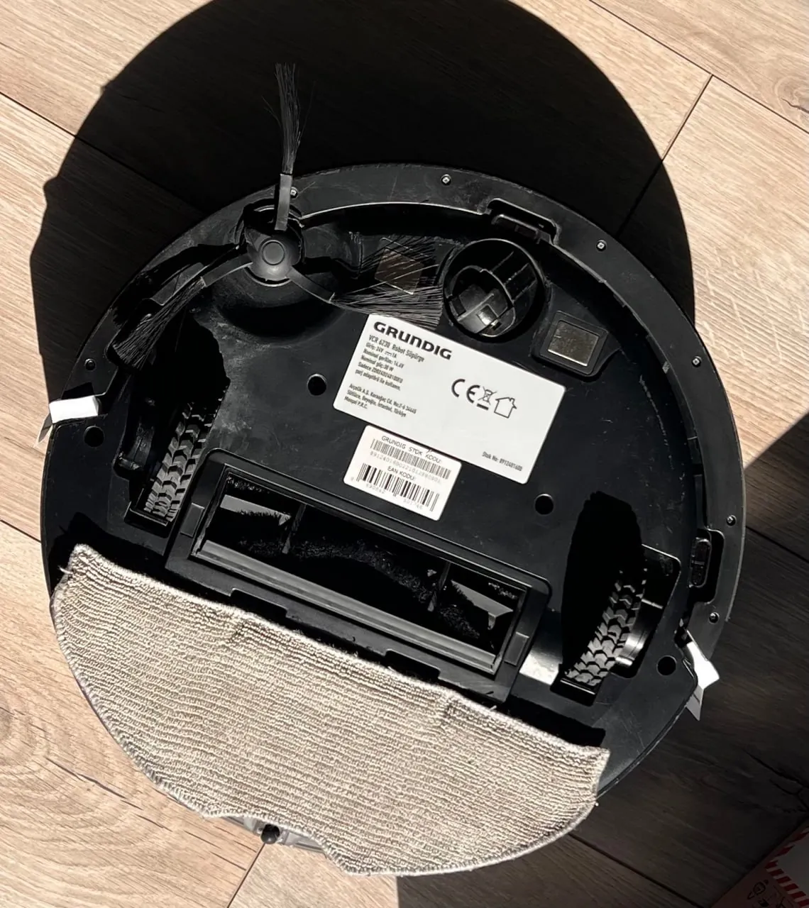 Робот-пылесос Grundig с влажной уборкой 3