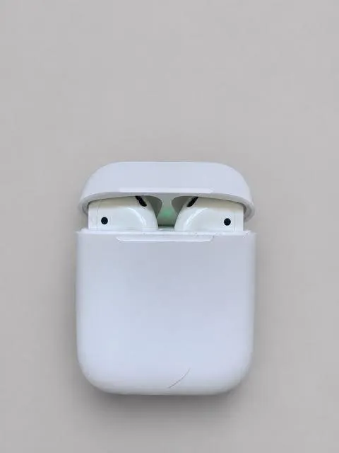 Наушники AirPods 2 с неисправным наушником 1