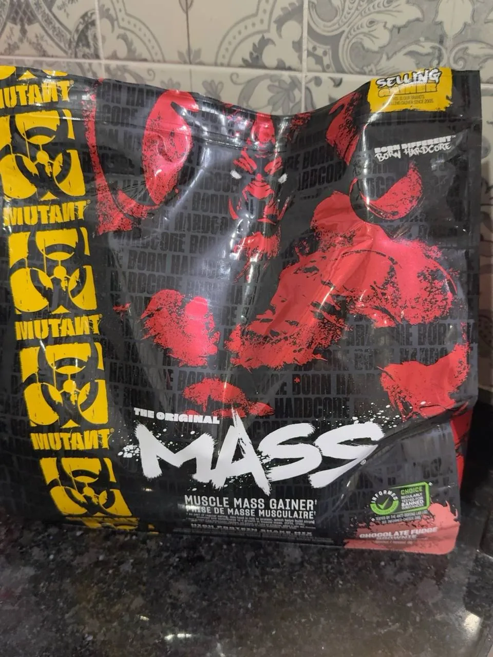 Гейнер Mutant Mass 2,27 кг, Chocolate Fudge Brownie 1