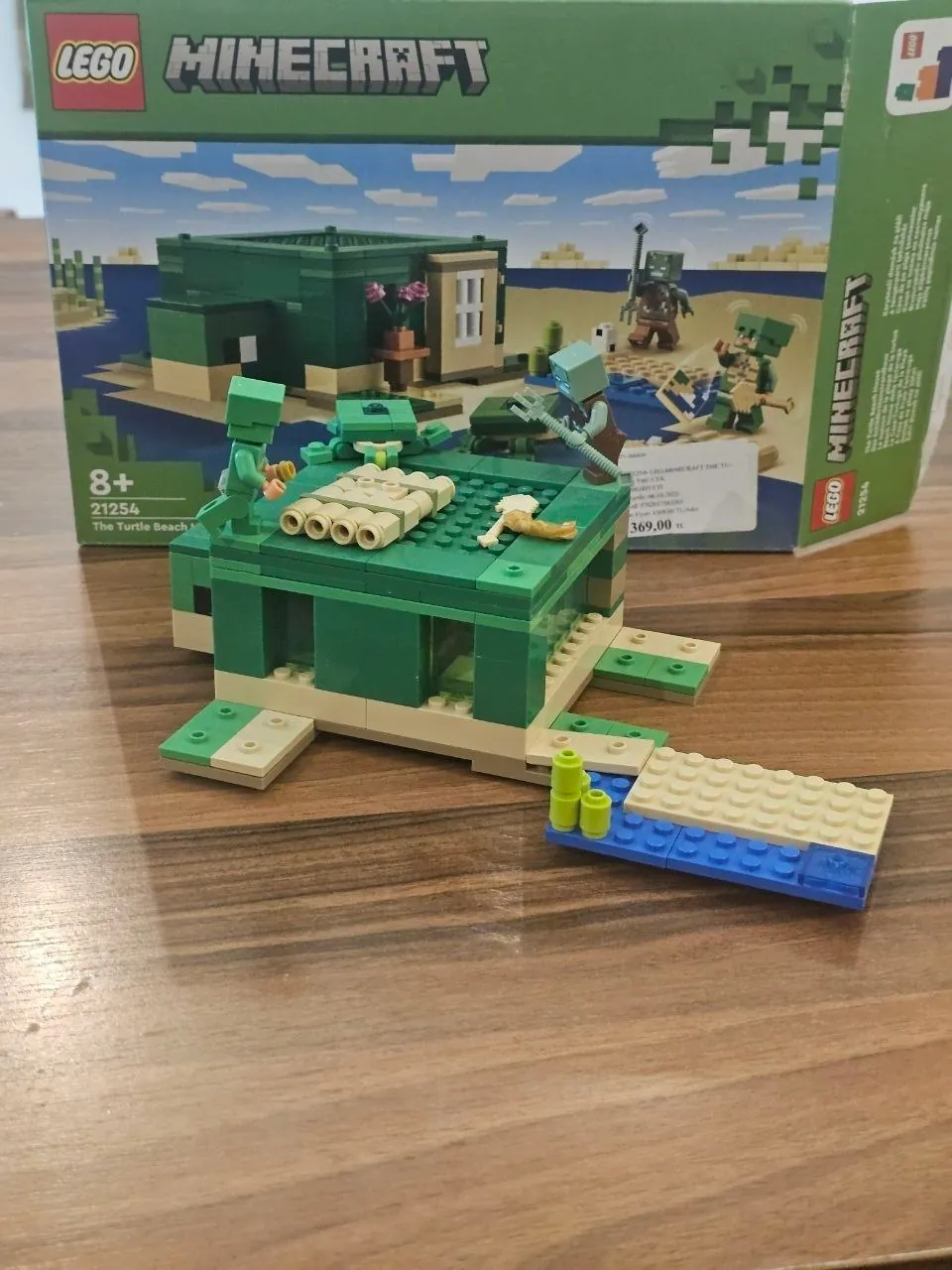 Конструктор LEGO Marvel и Minecraft 9