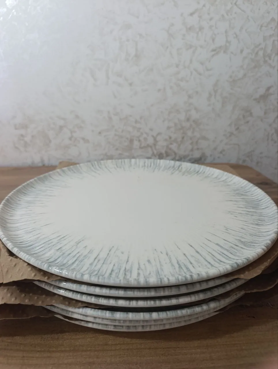 Большие плоские тарелки Bonna Porcelain Iris для пиццы 1