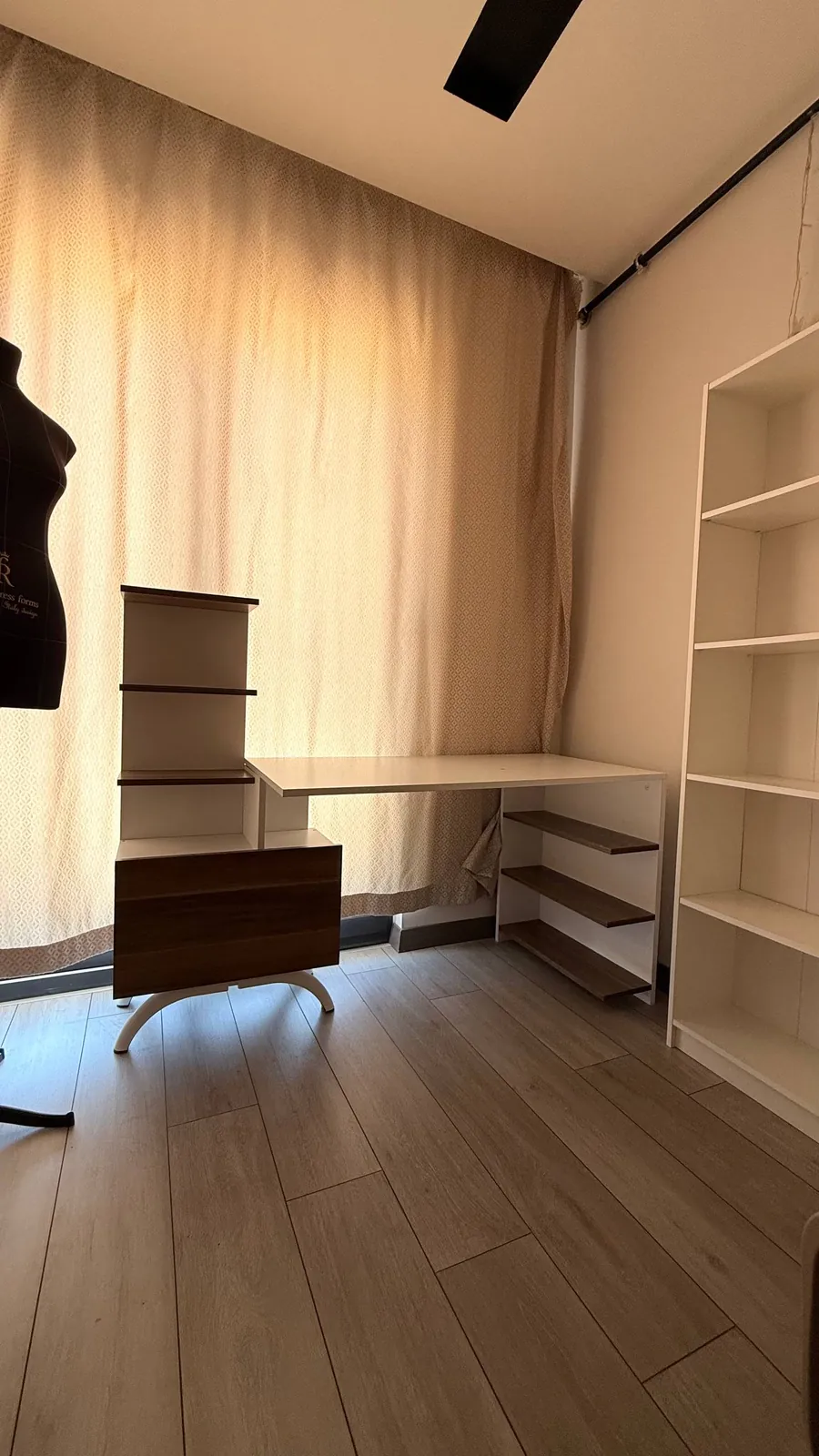 Стеллажи, кровать и письменный стол 7
