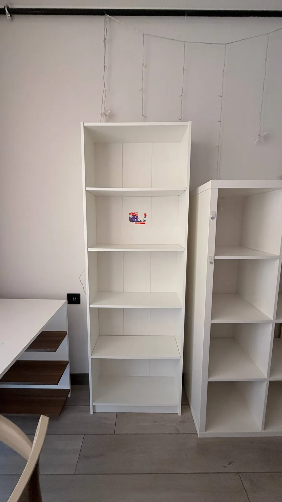 Стеллажи, кровать и письменный стол 2